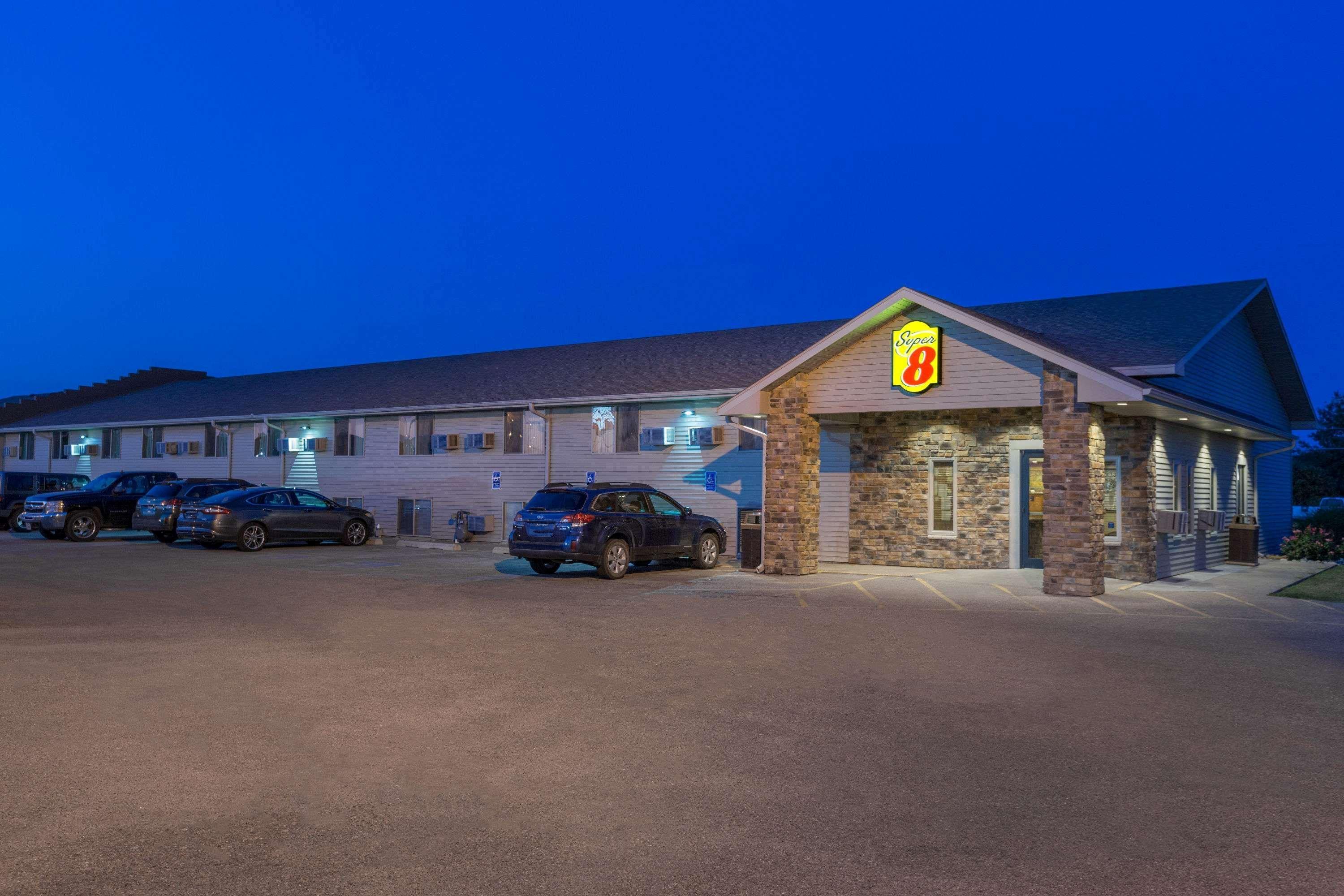 Motel Super 8 By Wyndham Kearney Exteriér fotografie