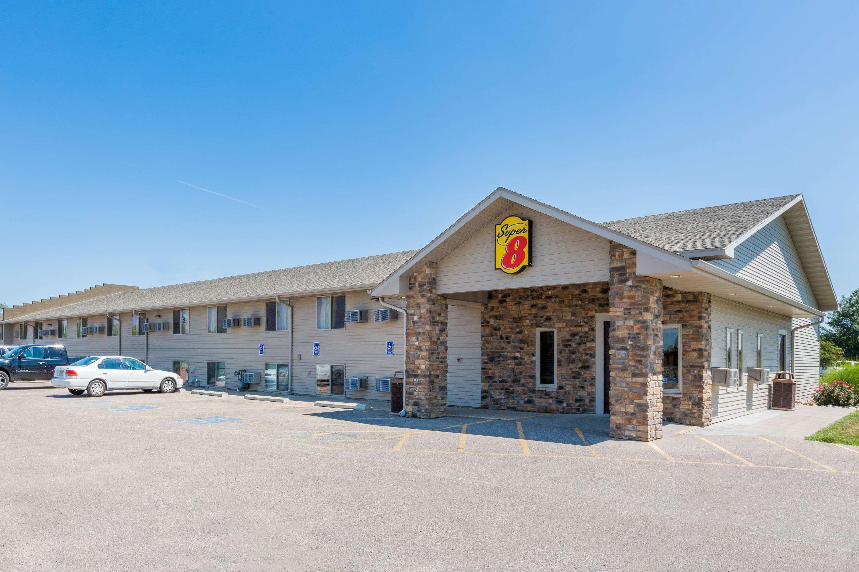 Motel Super 8 By Wyndham Kearney Exteriér fotografie